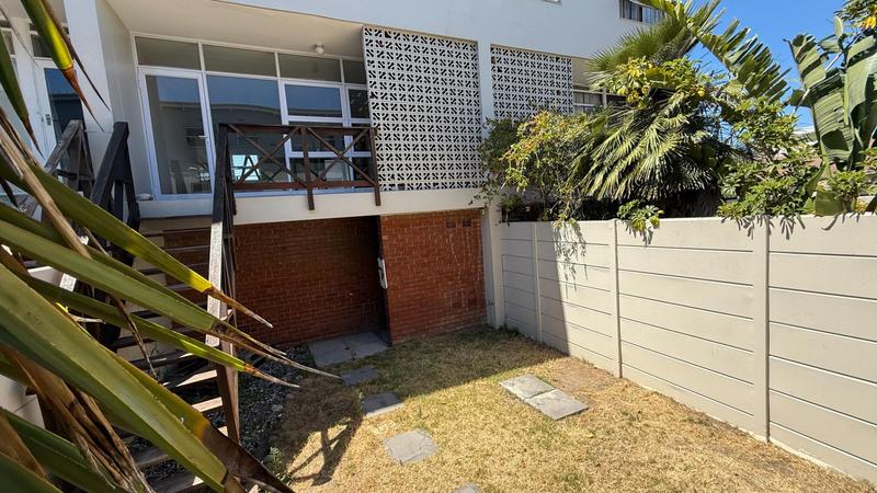 To Let 2 Bedroom Property for Rent in Bloubergrant Western Cape